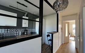 T2 Lumineux Refais A Neuf Avec Parking !